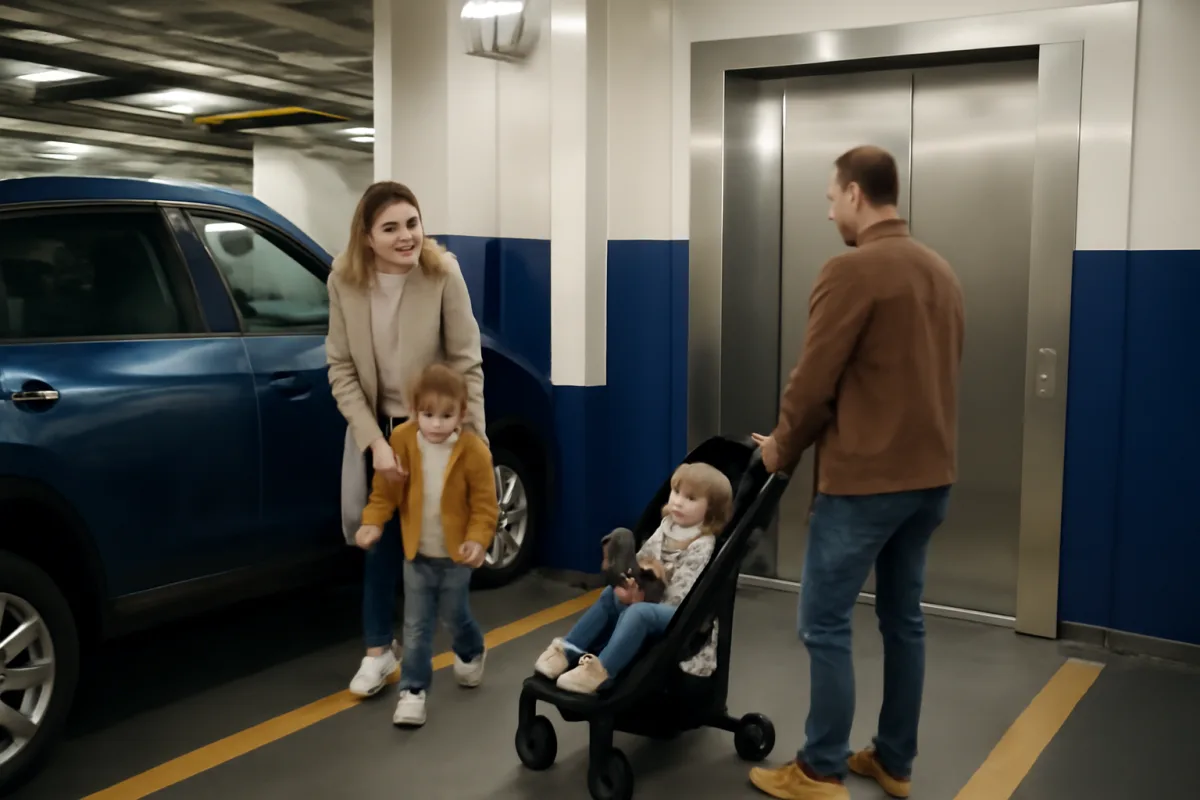 Parcheggiare vicino all’ascensore del traghetto: il trucco utile soprattutto con bambini