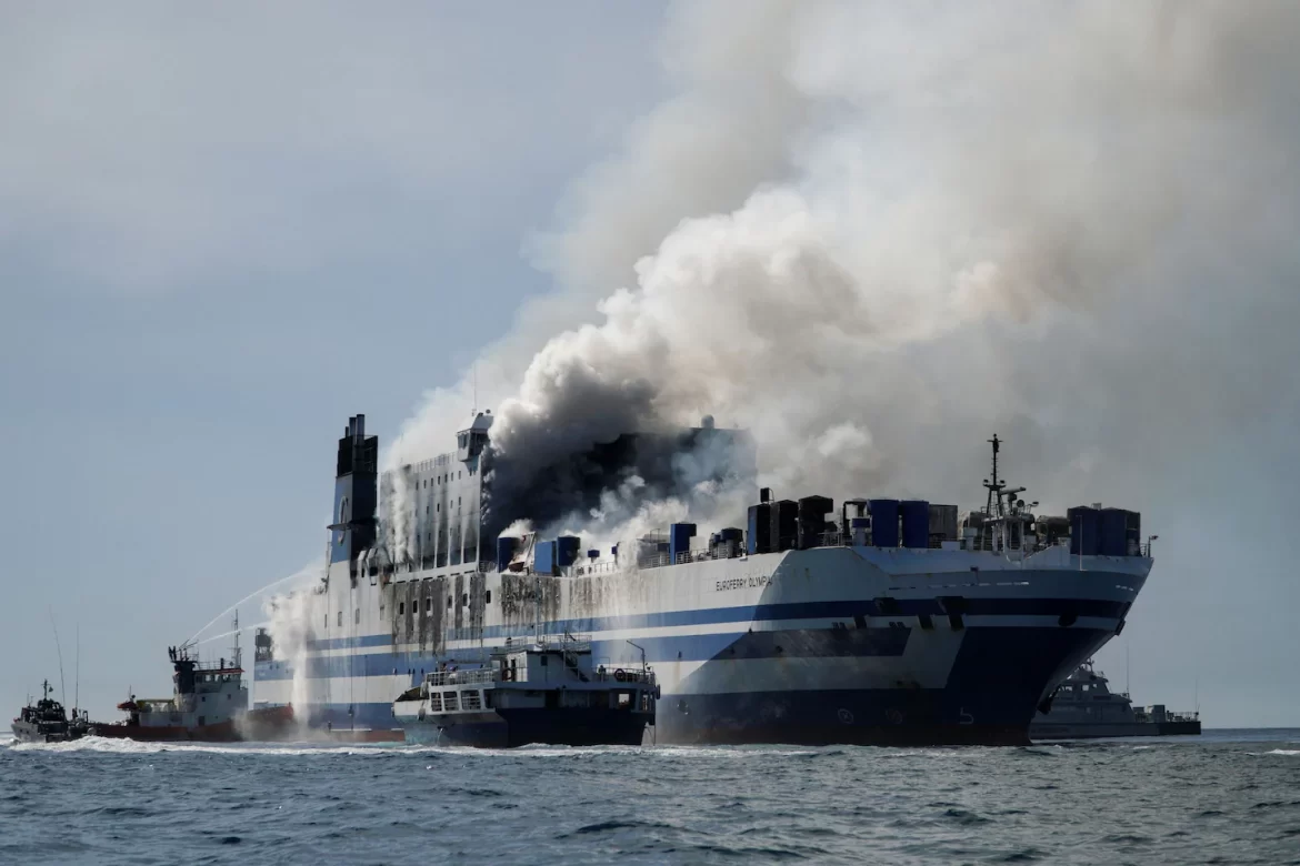 Euroferry Olympia prende fuoco a largo di Corfù