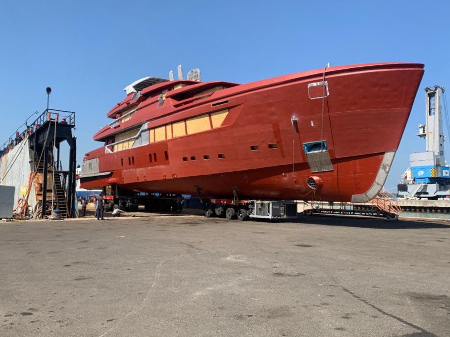 La Gestione Bacini di Livorno vara un nuovo superyacht di 44 metri