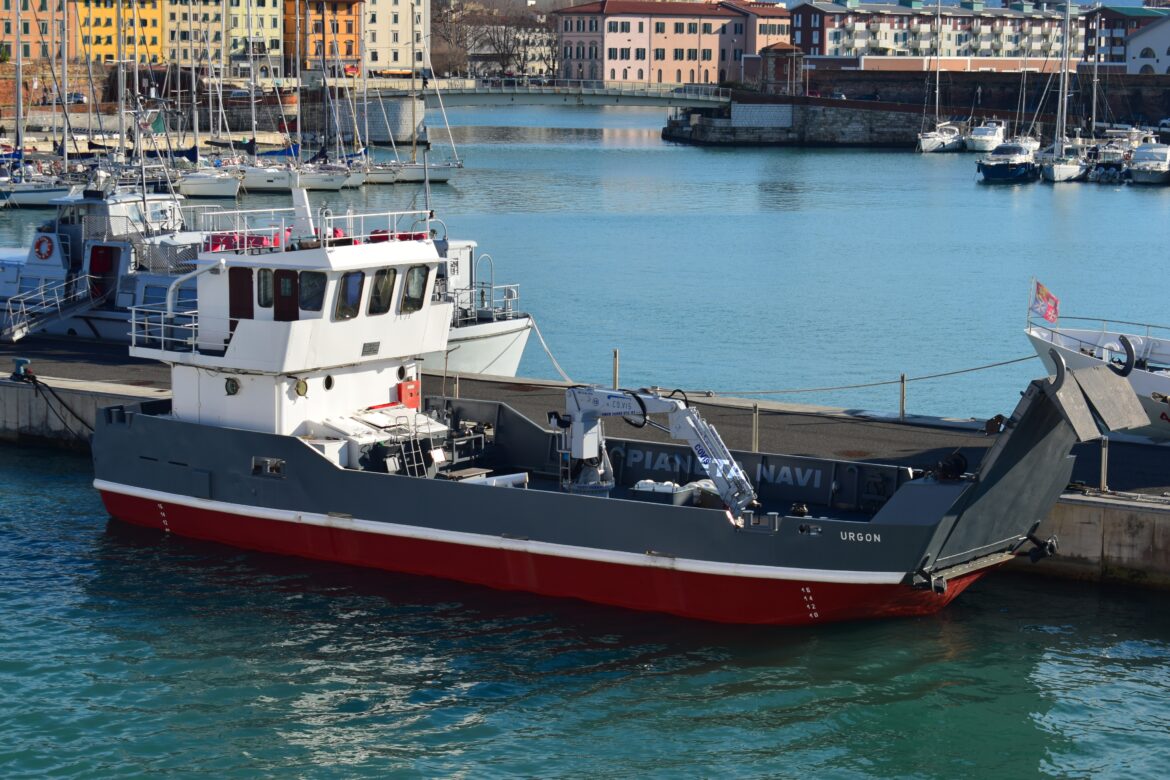 Il traghetto Urgon torna nel porto di Livorno dopo essere stato ristrutturato nei cantieri navali di Pisa